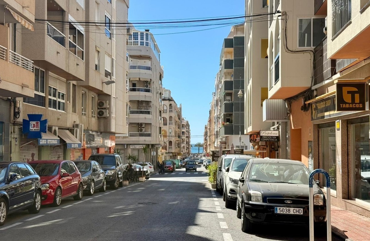 Herverkoop - Appartement / Flat -
Torrevieja - Curva del Palangre