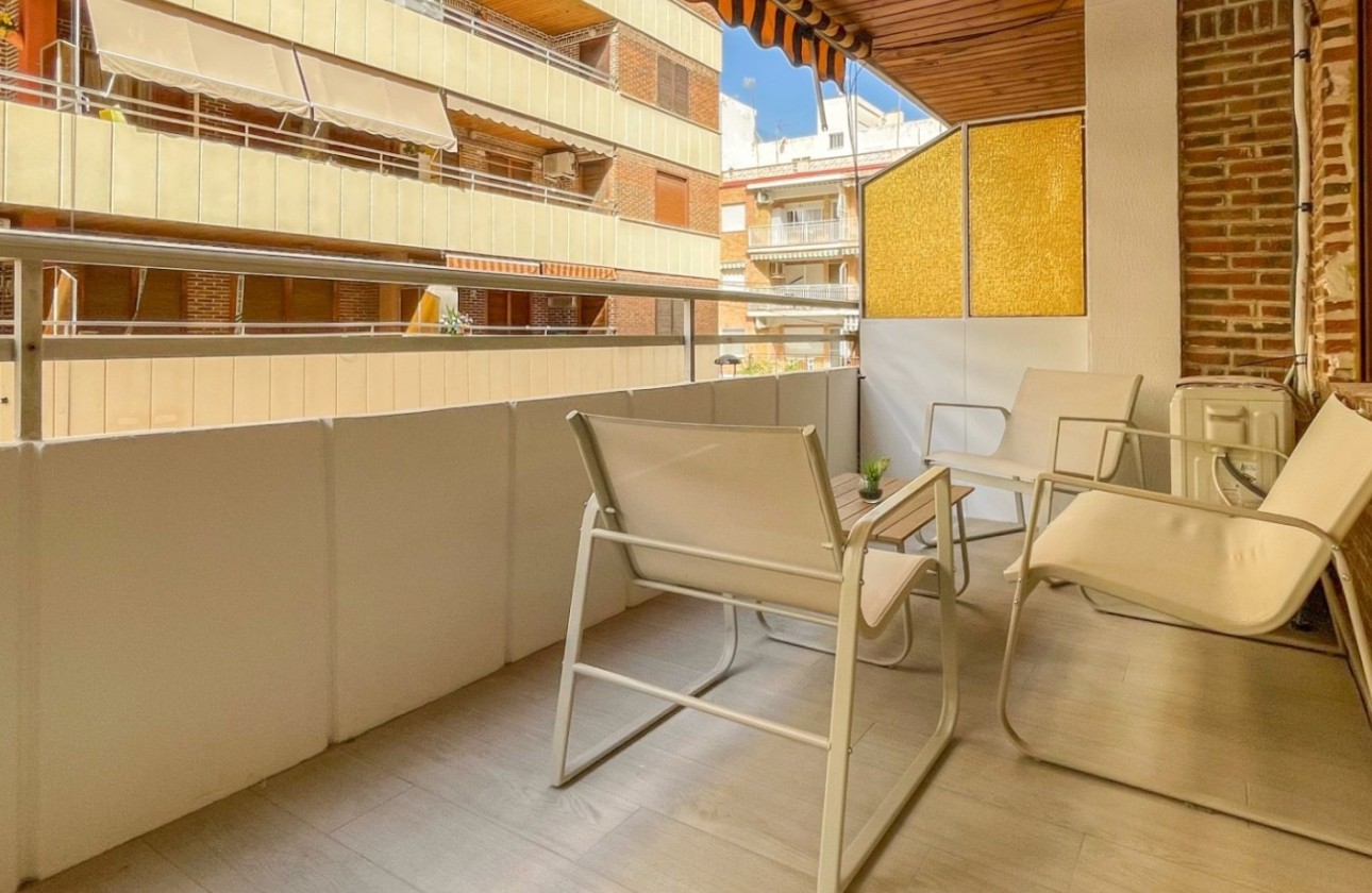 Herverkoop - Appartement / Flat -
Torrevieja - El Acequión - Los Náufragos