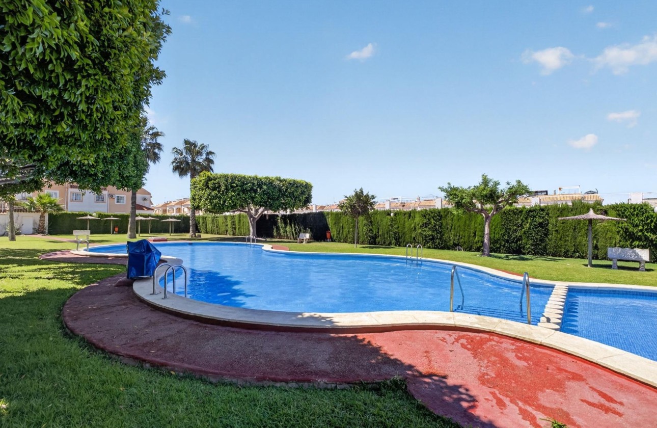 Herverkoop - Appartement / Flat -
Torrevieja - El limonar