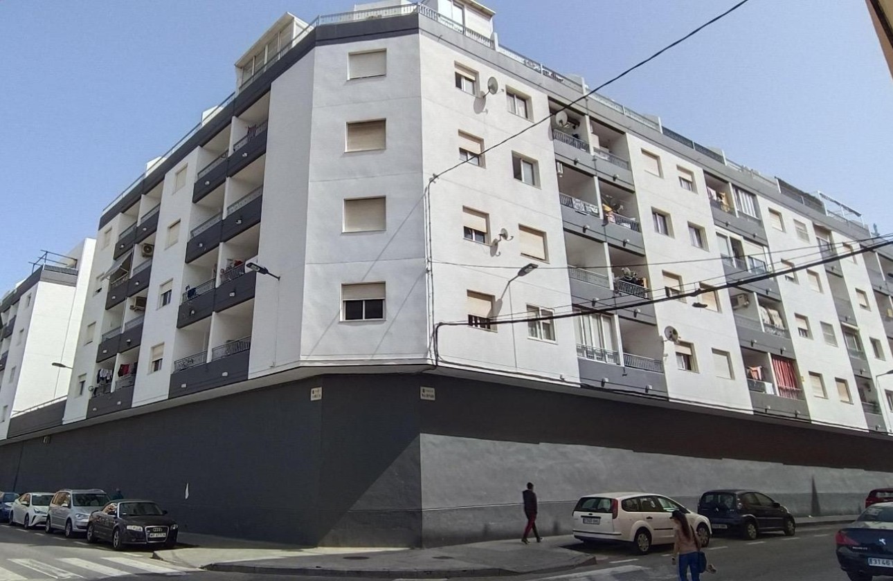 Herverkoop - Appartement / Flat -
Torrevieja - El molino
