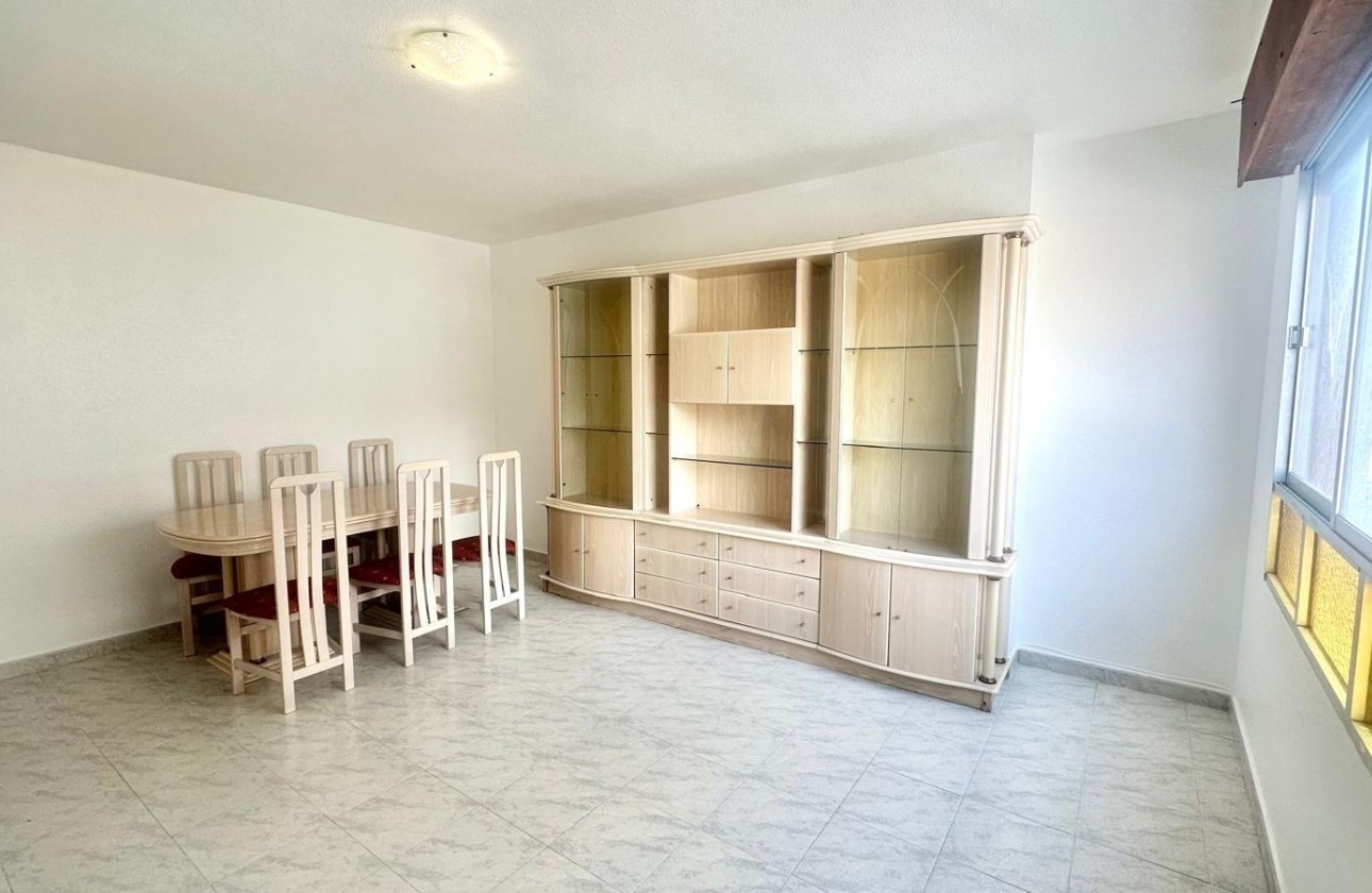 Herverkoop - Appartement / Flat -
Torrevieja - Estacion de autobuses