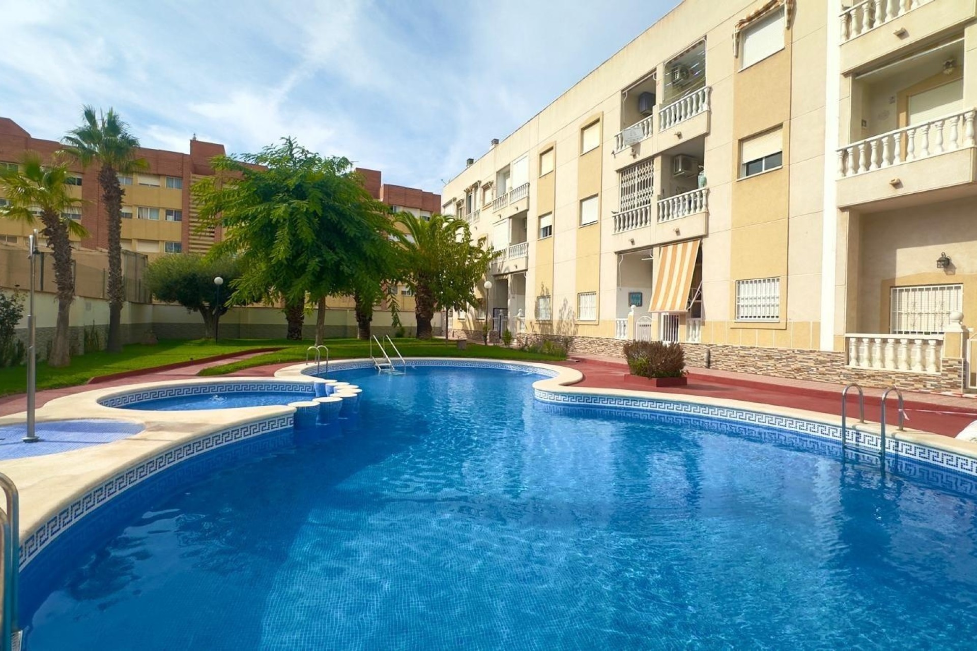 Herverkoop - Appartement / Flat -
Torrevieja - Estacion de autobuses