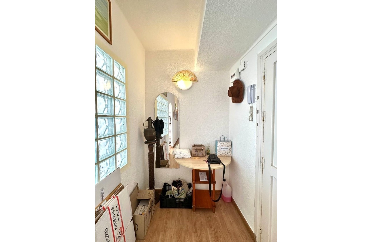 Herverkoop - Appartement / Flat -
Torrevieja - Estacion de autobuses