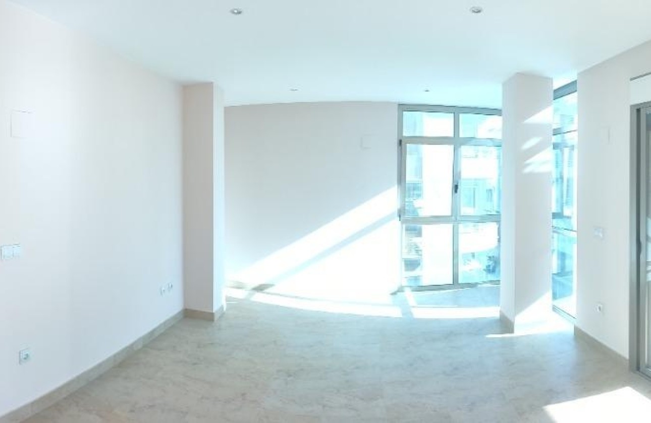 Herverkoop - Appartement / Flat -
Torrevieja - Estacion de autobuses