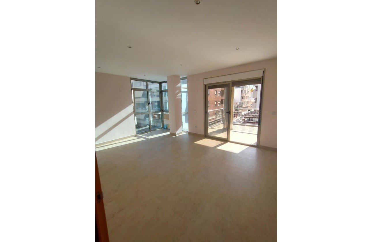 Herverkoop - Appartement / Flat -
Torrevieja - Estacion de autobuses