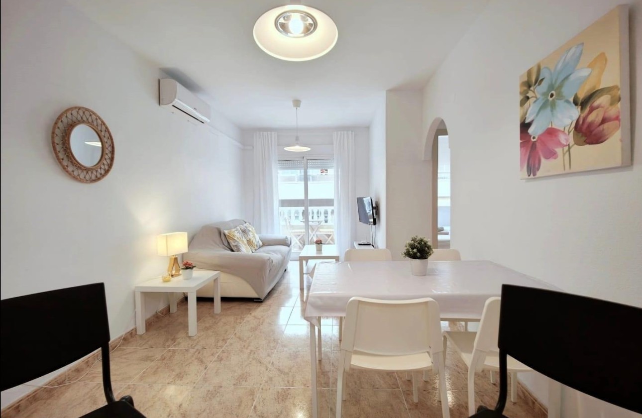 Herverkoop - Appartement / Flat -
Torrevieja - Estacion de autobuses