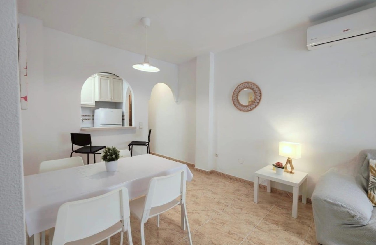 Herverkoop - Appartement / Flat -
Torrevieja - Estacion de autobuses