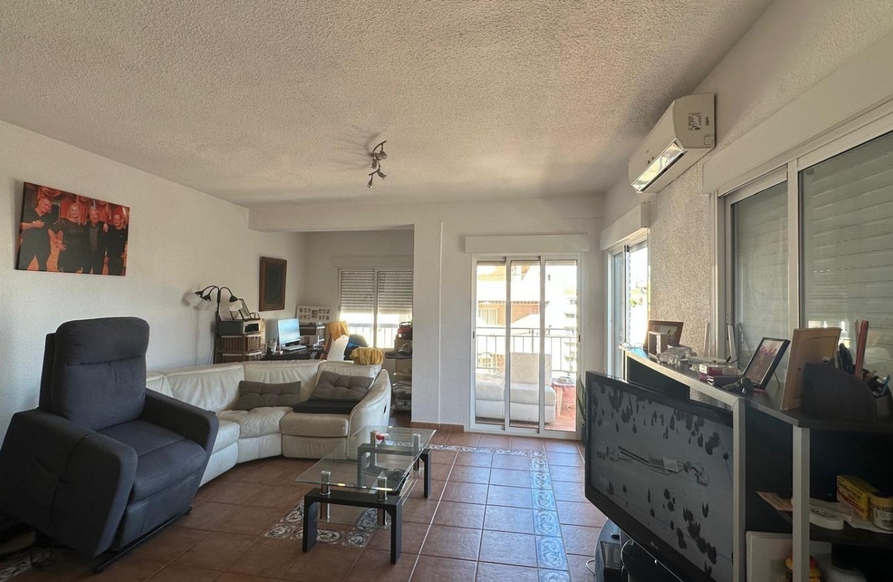 Herverkoop - Appartement / Flat -
Torrevieja - Estacion de autobuses