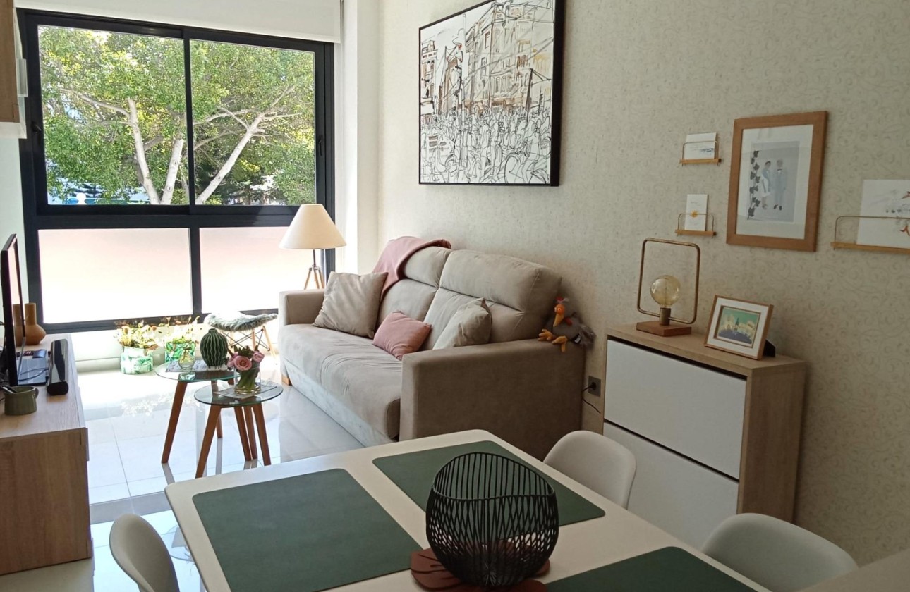 Herverkoop - Appartement / Flat -
Torrevieja - Estacion de autobuses