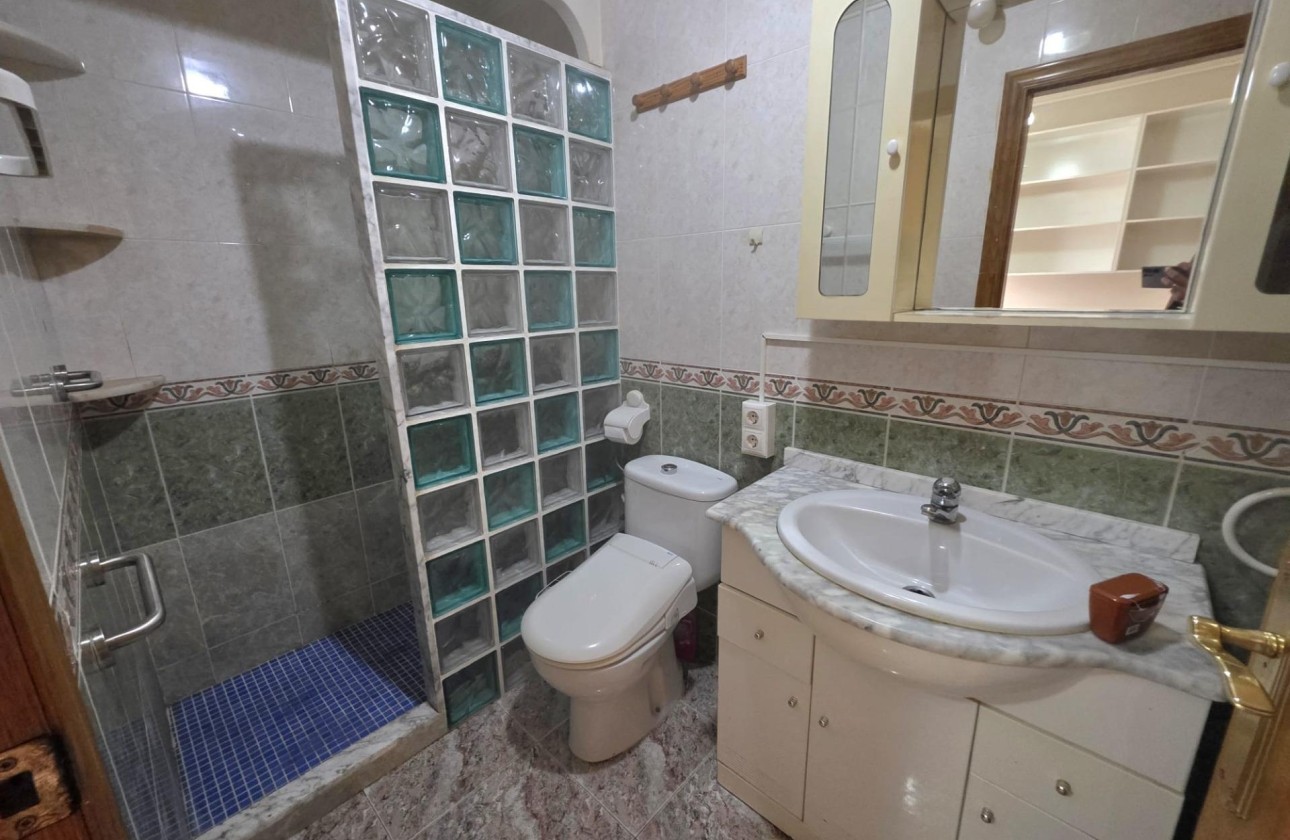 Herverkoop - Appartement / Flat -
Torrevieja - Estacion de autobuses