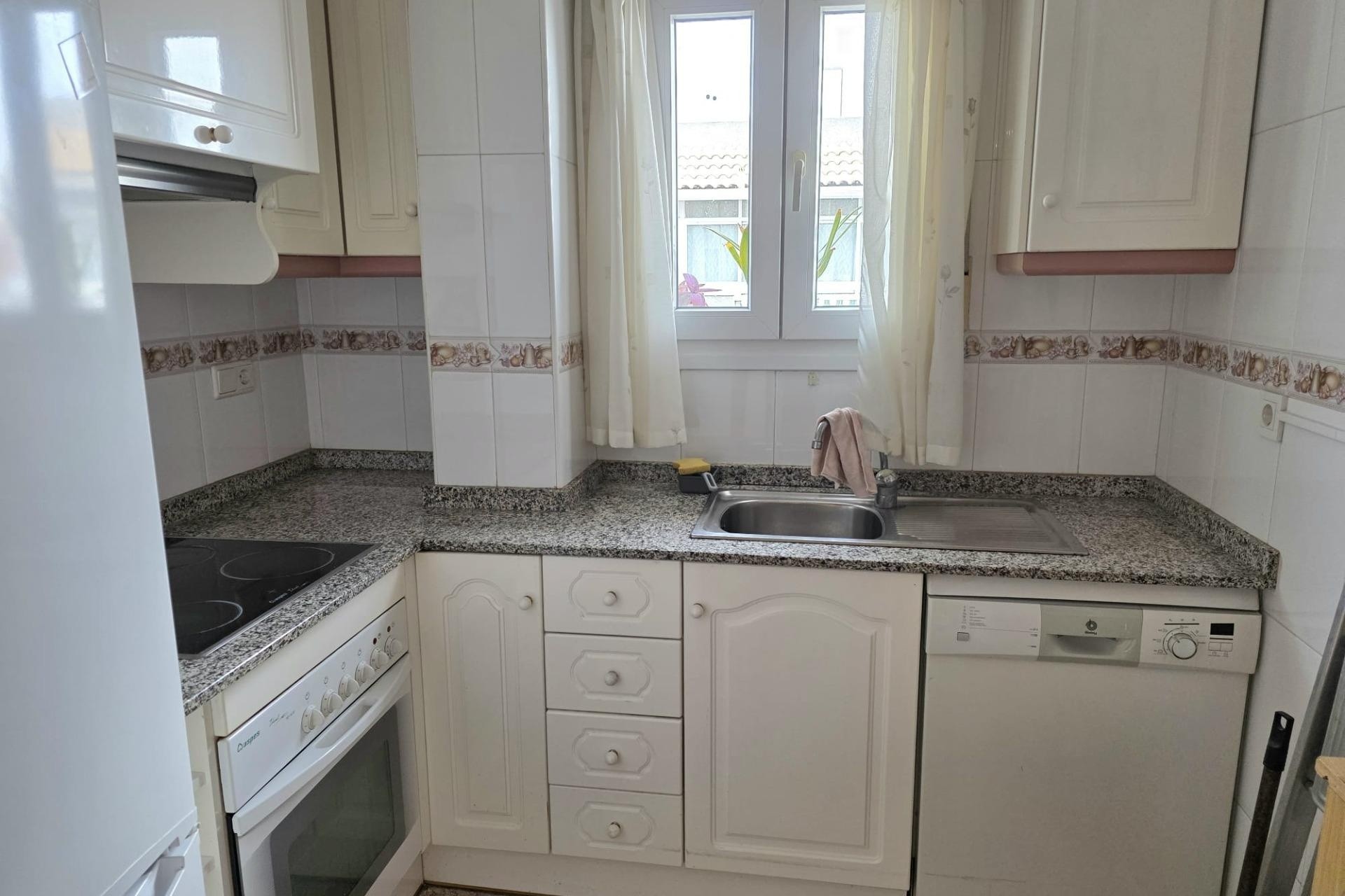 Herverkoop - Appartement / Flat -
Torrevieja - Estacion de autobuses