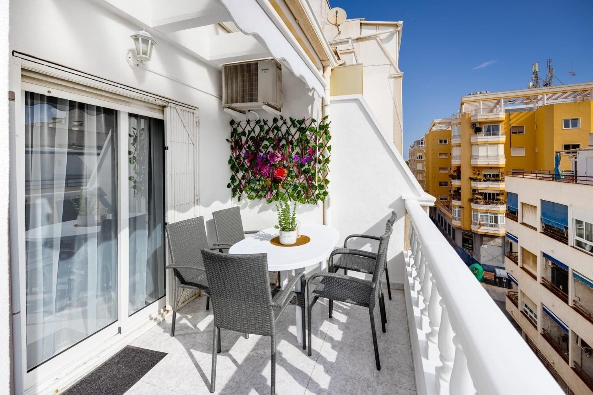 Herverkoop - Appartement / Flat -
Torrevieja - Estacion de autobuses