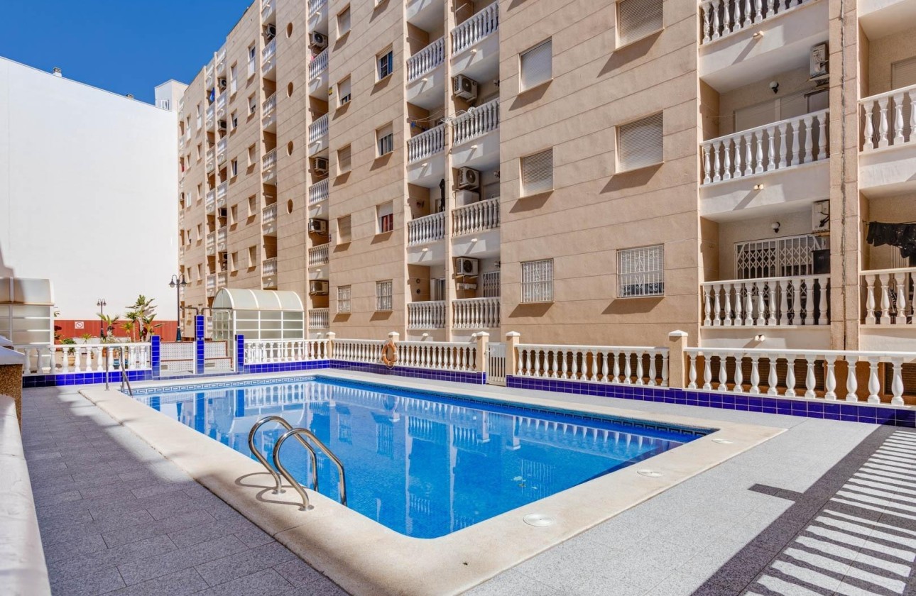Herverkoop - Appartement / Flat -
Torrevieja - Estacion de autobuses