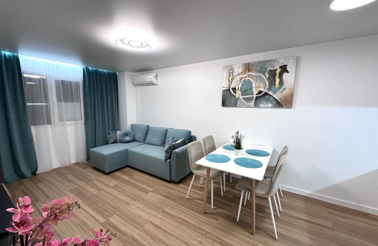 Herverkoop - Appartement / Flat -
Torrevieja - Estacion de autobuses