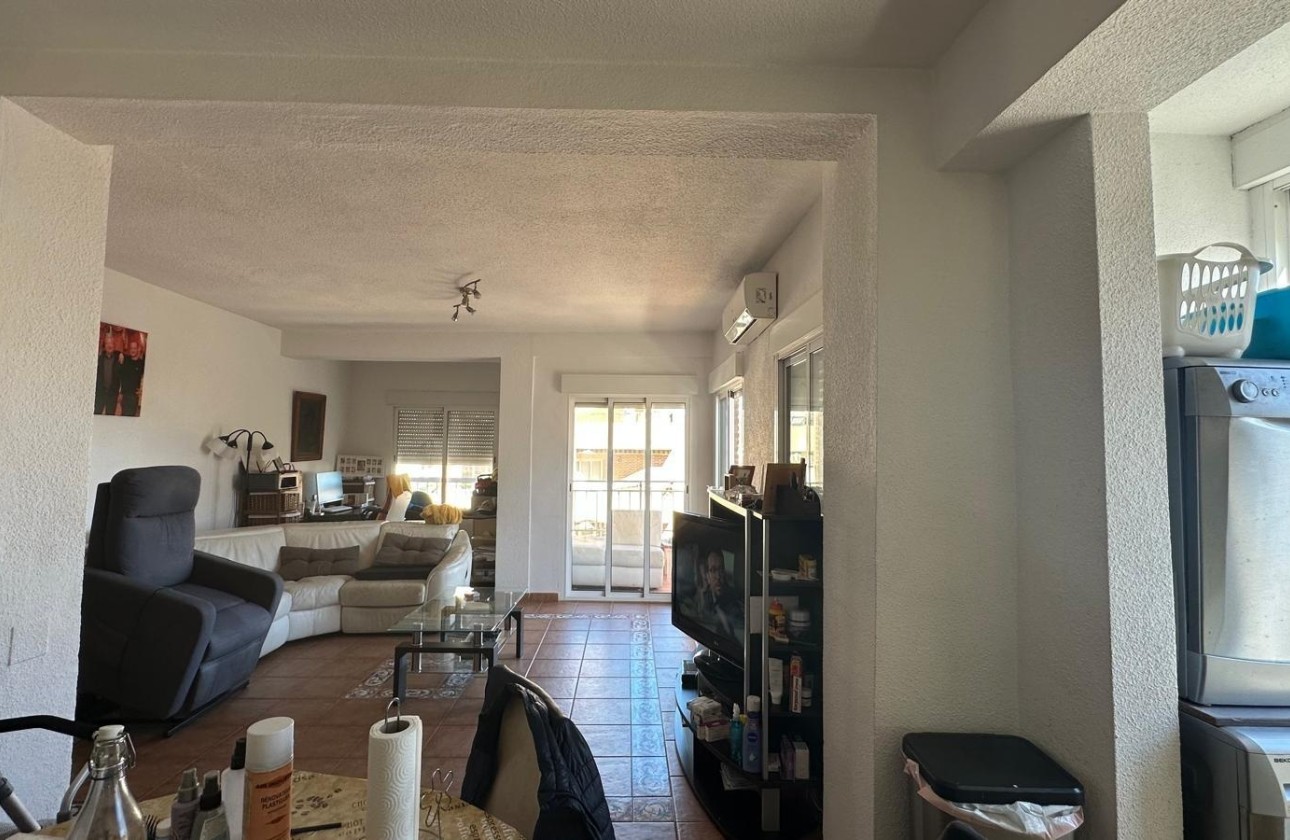 Herverkoop - Appartement / Flat -
Torrevieja - Estacion de autobuses