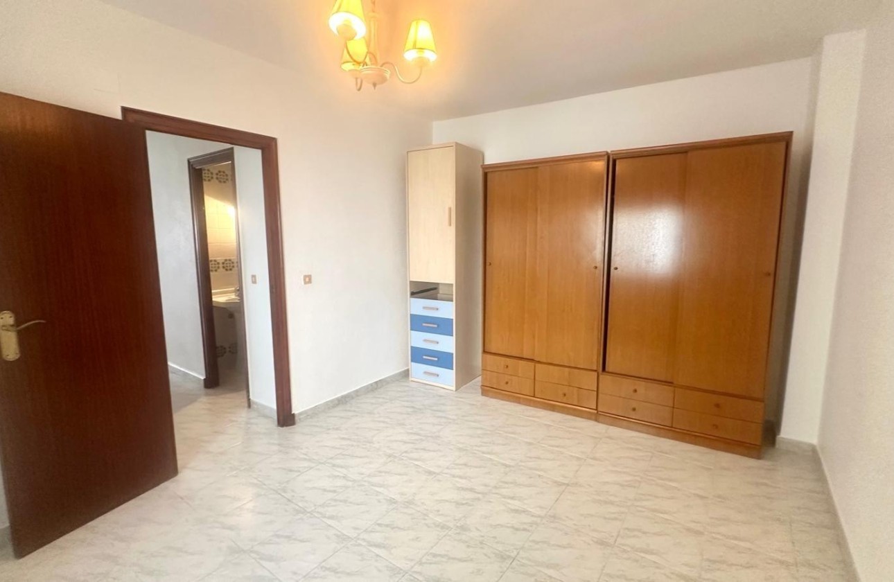 Herverkoop - Appartement / Flat -
Torrevieja - Estacion de autobuses