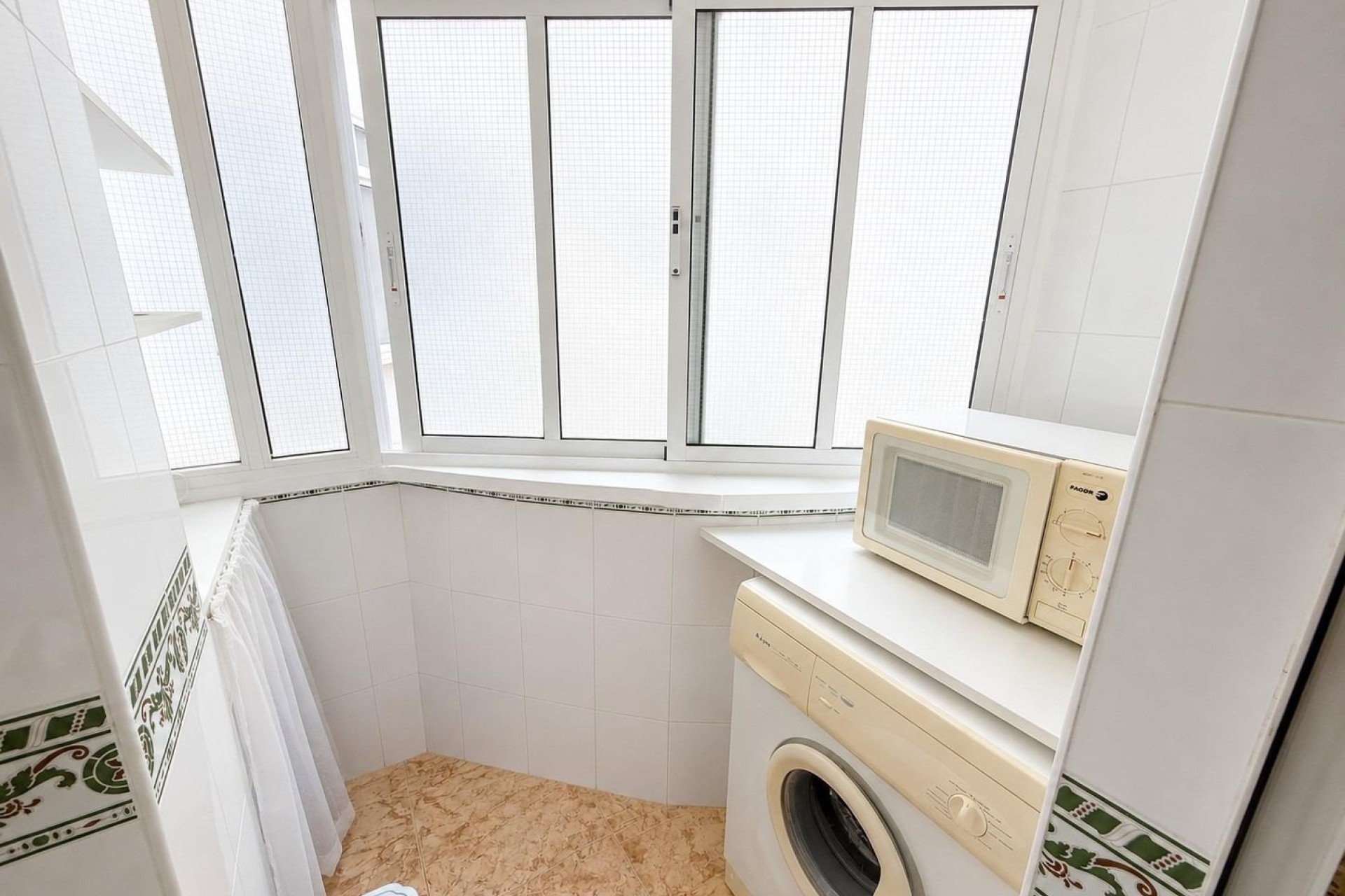 Herverkoop - Appartement / Flat -
Torrevieja - Estacion de autobuses