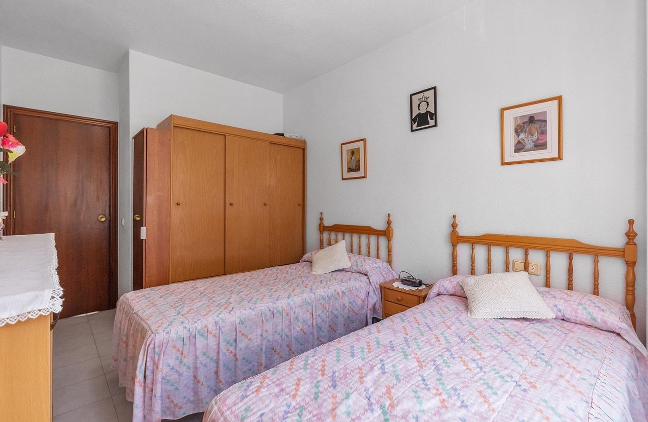Herverkoop - Appartement / Flat -
Torrevieja - Estacion de autobuses