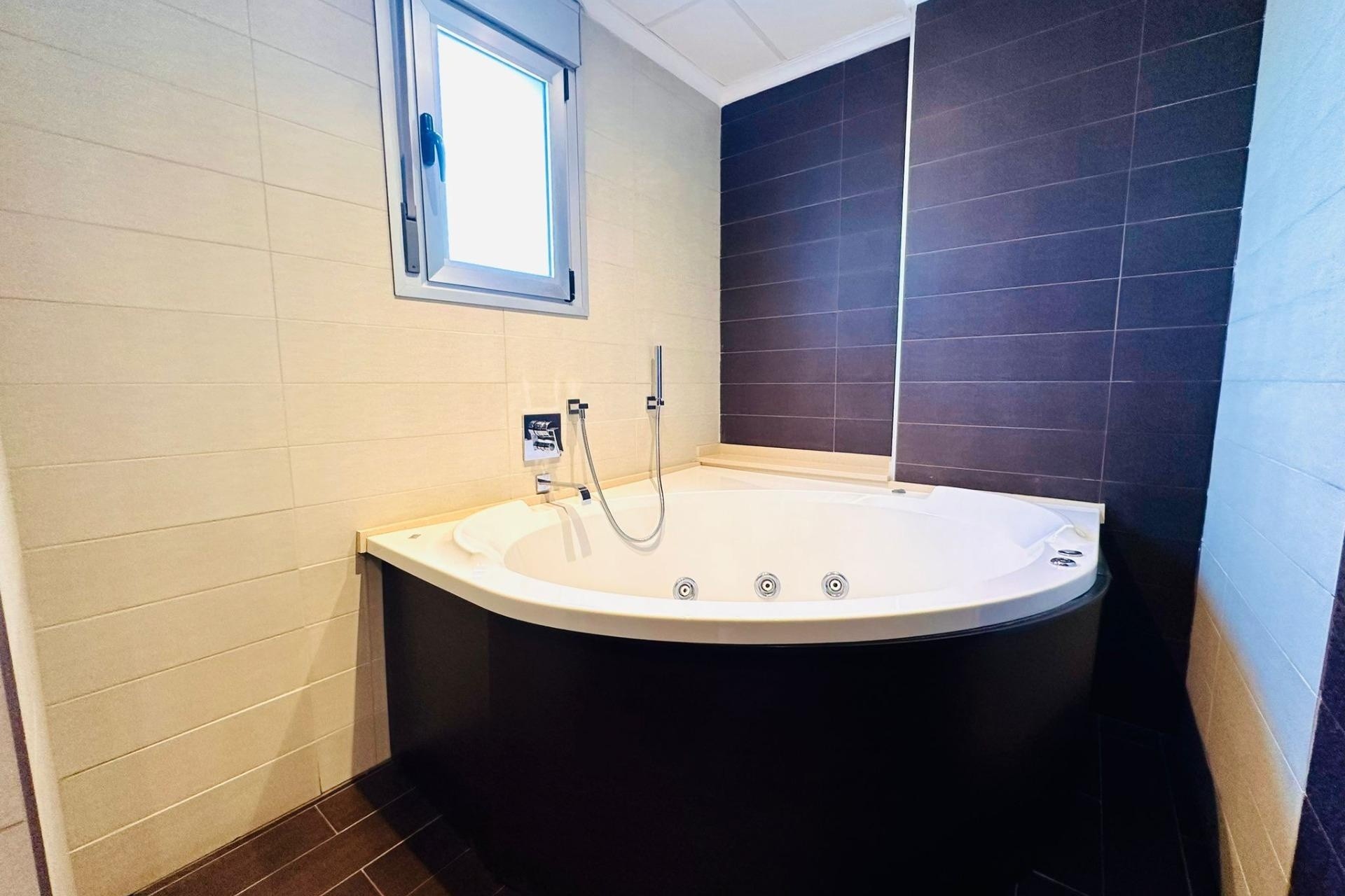 Herverkoop - Appartement / Flat -
Torrevieja - Estacion de autobuses