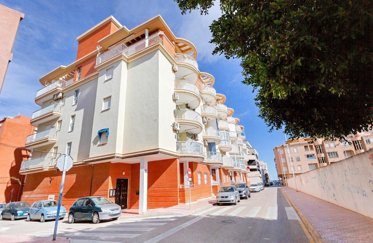 Herverkoop - Appartement / Flat -
Torrevieja - La Mata