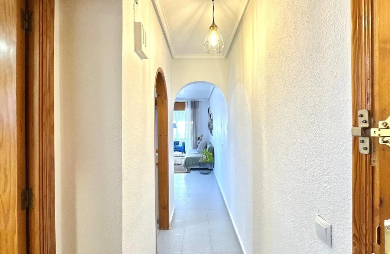 Herverkoop - Appartement / Flat -
Torrevieja - La Siesta - El Salado - Torreta