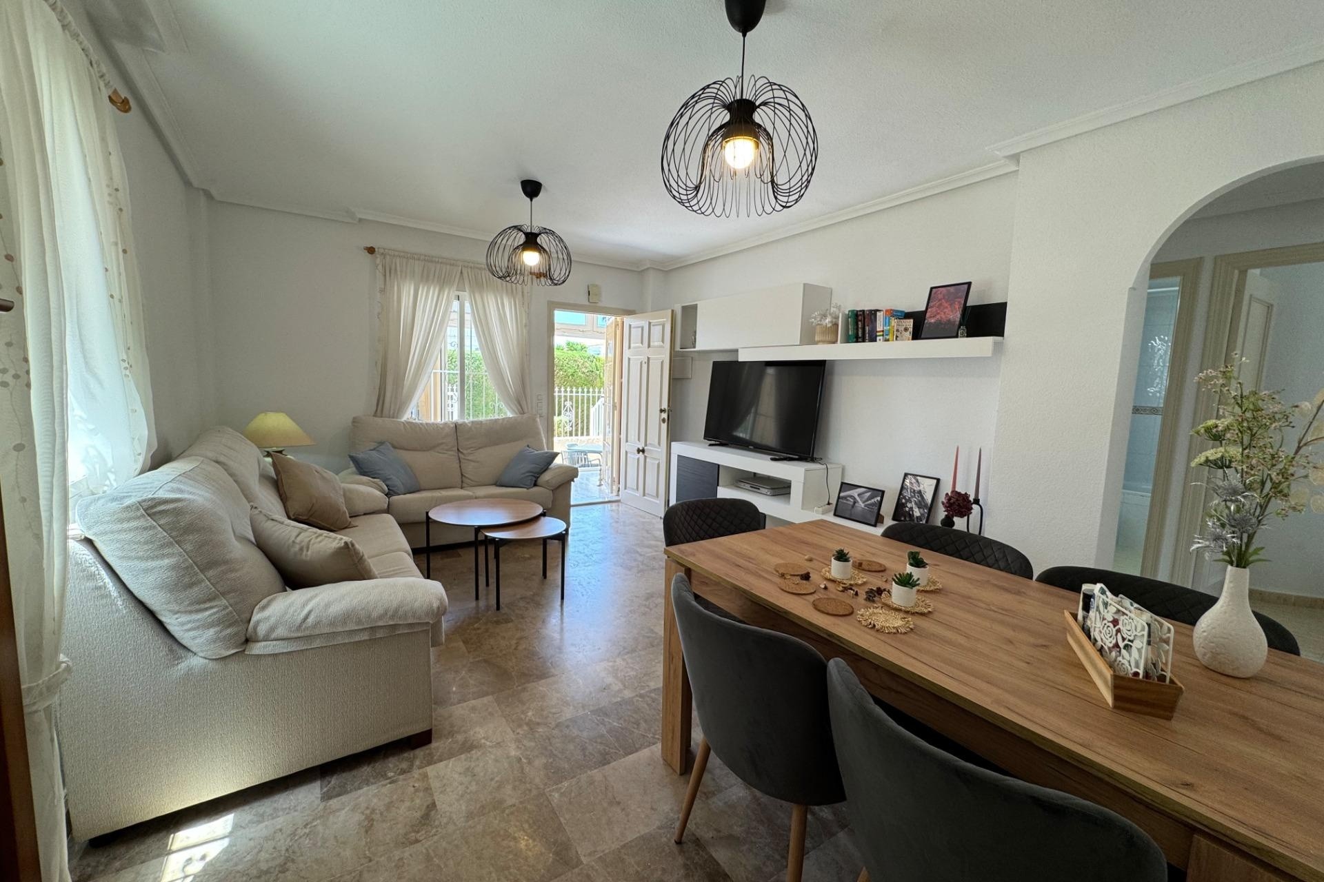 Herverkoop - Appartement / Flat -
Torrevieja - La Siesta - El Salado - Torreta