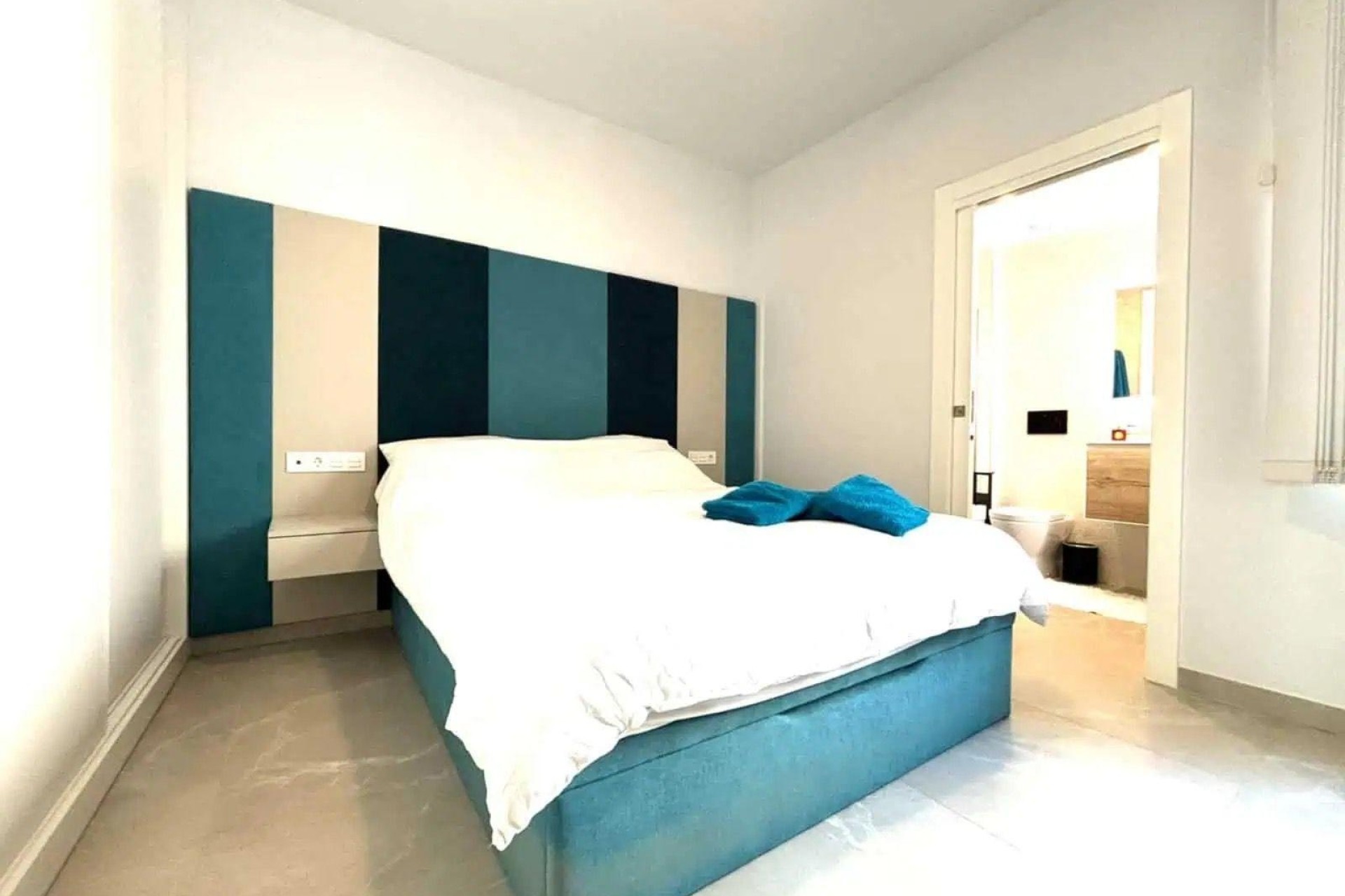 Herverkoop - Appartement / Flat -
Torrevieja - Las Piscinas Naturales