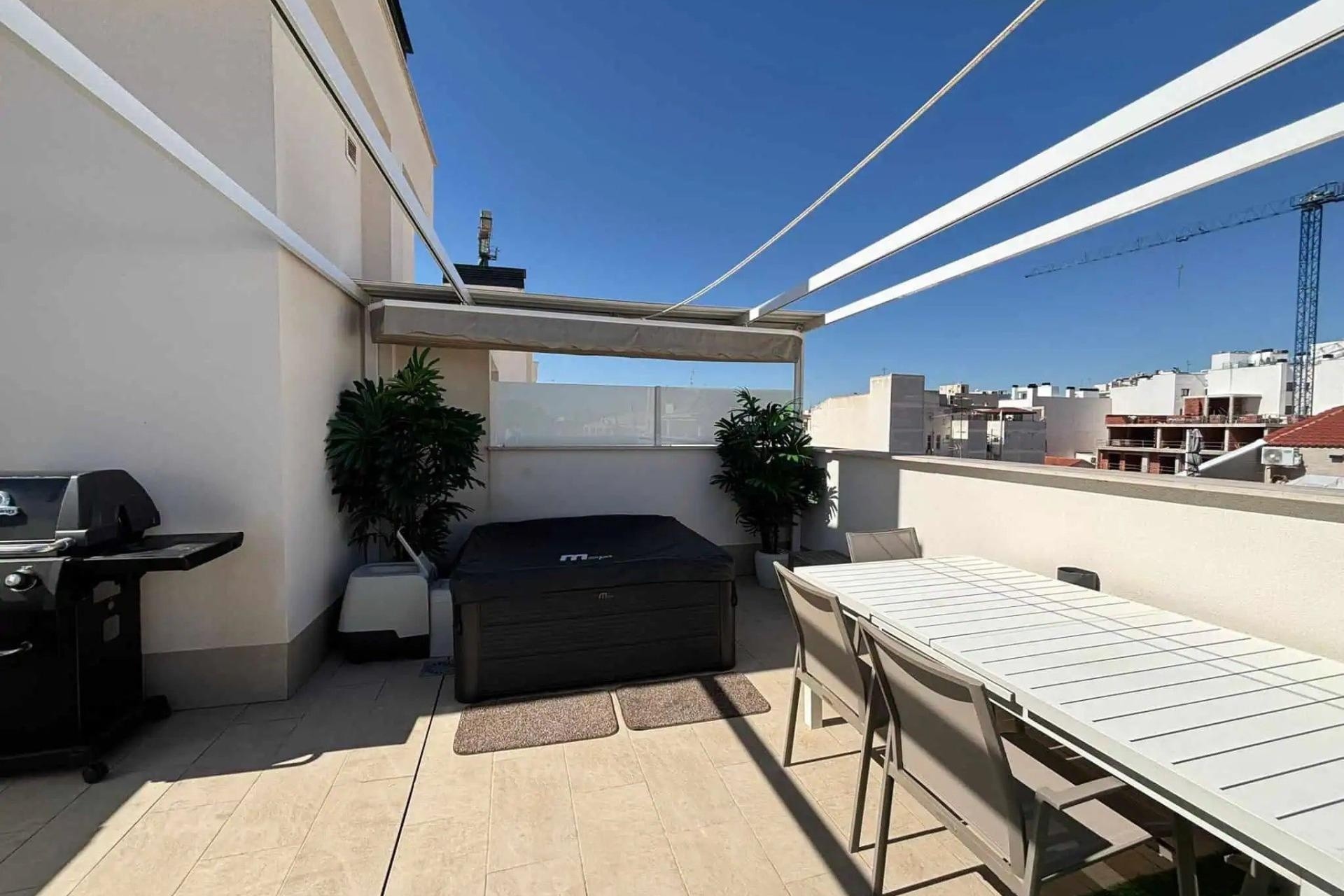 Herverkoop - Appartement / Flat -
Torrevieja - Las Piscinas Naturales