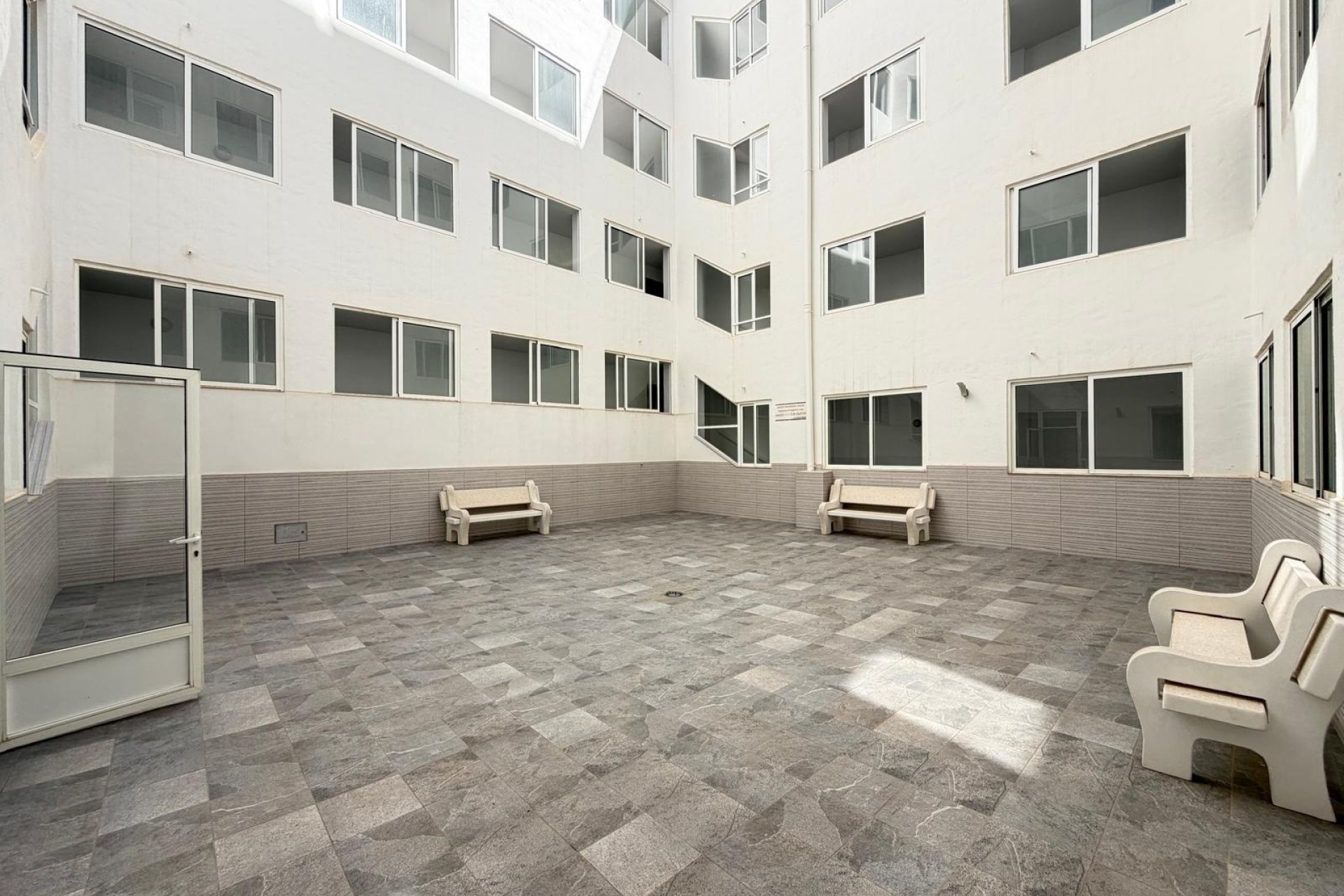 Herverkoop - Appartement / Flat -
Torrevieja - Las Piscinas Naturales