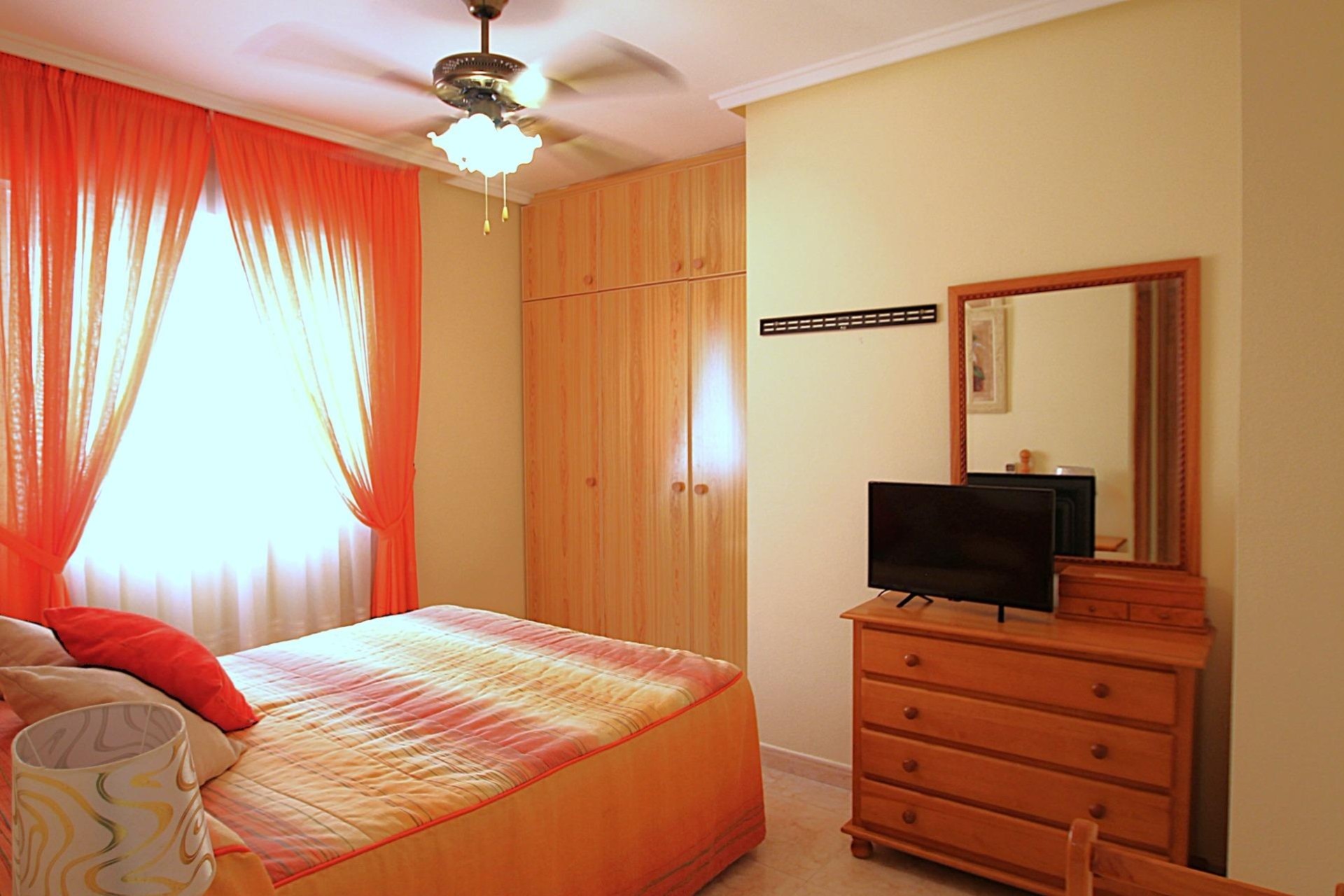 Herverkoop - Appartement / Flat -
Torrevieja - Las Piscinas Naturales