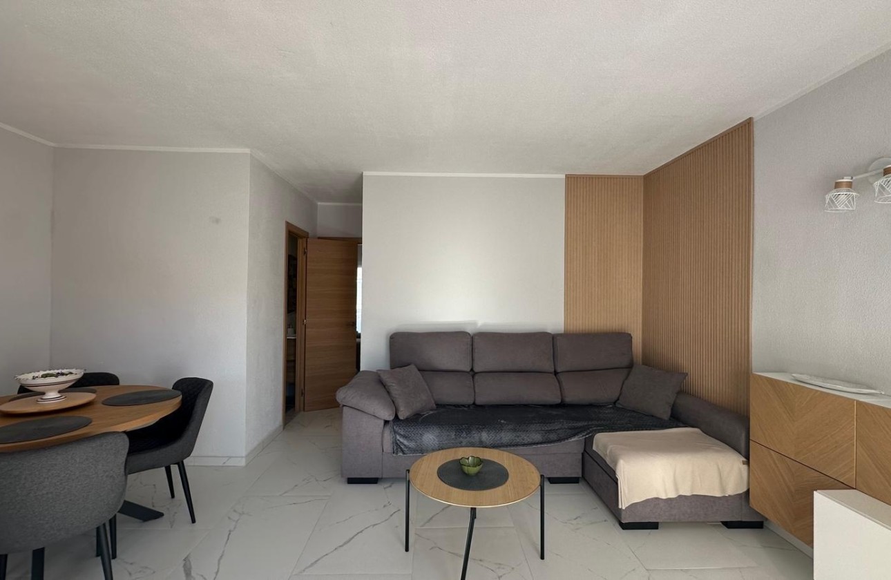 Herverkoop - Appartement / Flat -
Torrevieja - Los balcones