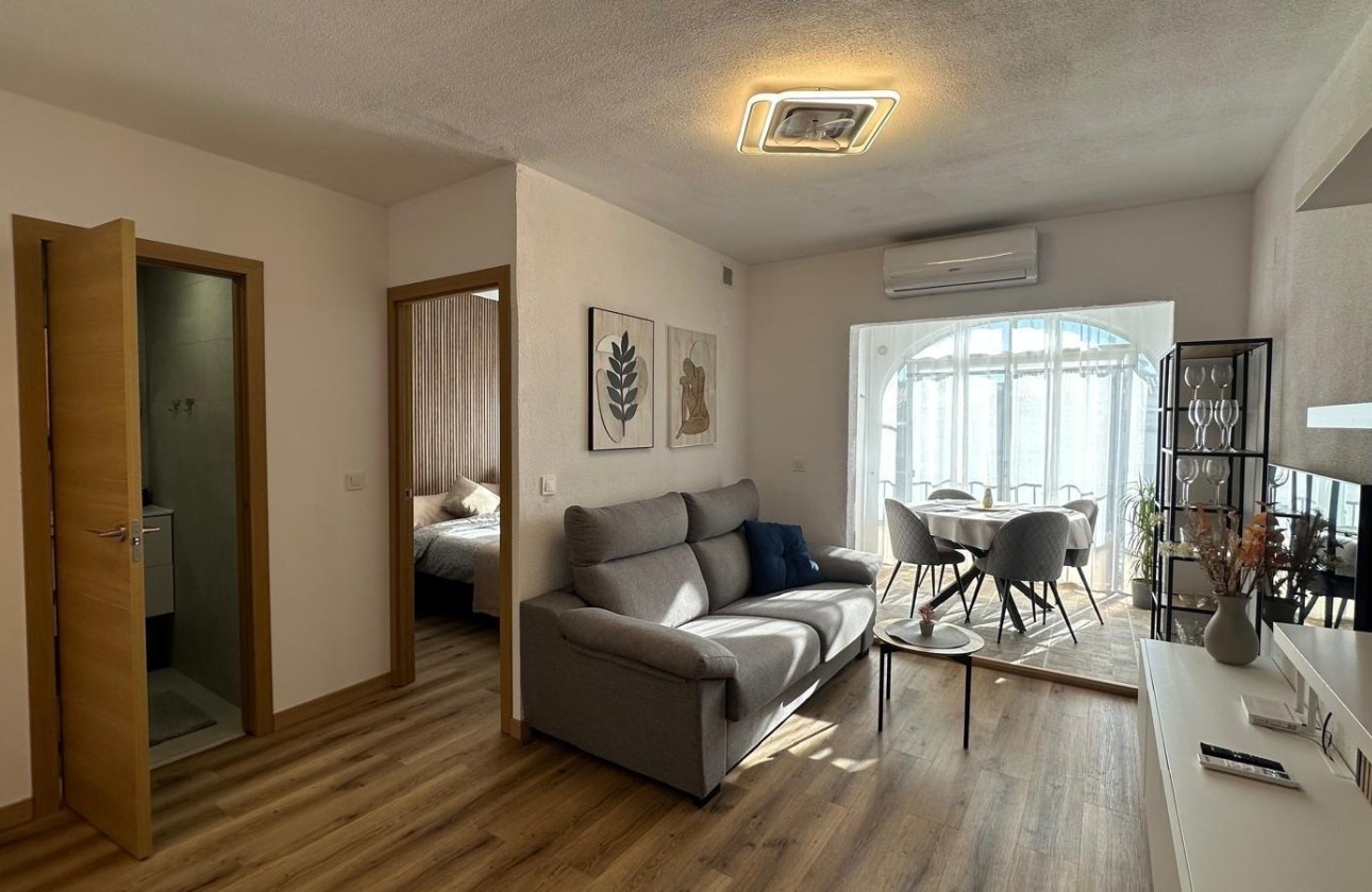 Herverkoop - Appartement / Flat -
Torrevieja - Los Balcones