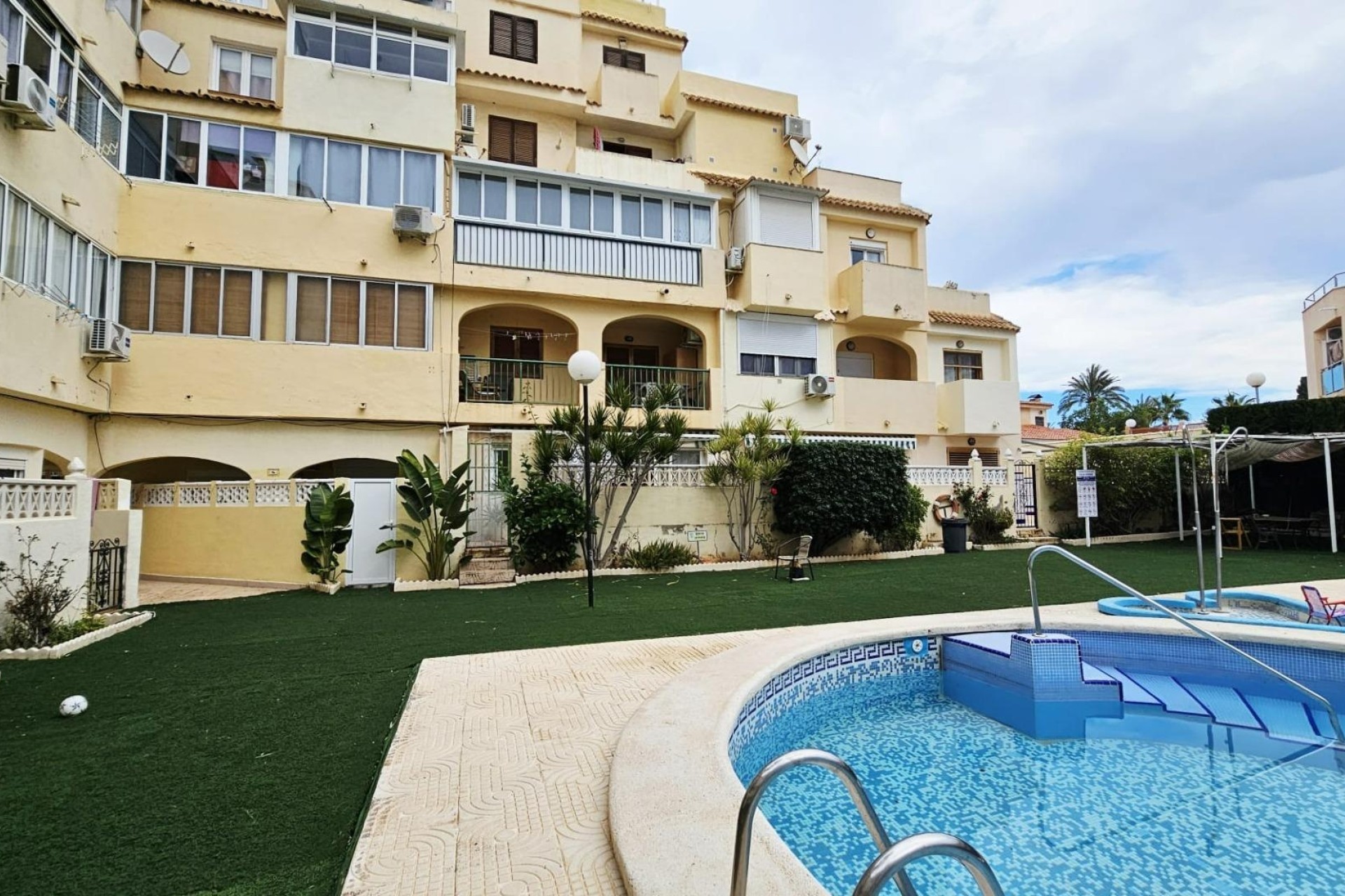 Herverkoop - Appartement / Flat -
Torrevieja - Nueva Torrevieja