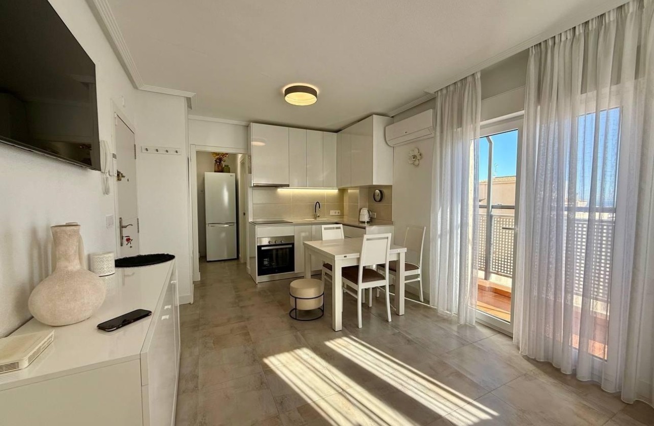 Herverkoop - Appartement / Flat -
Torrevieja - Nueva Torrevieja