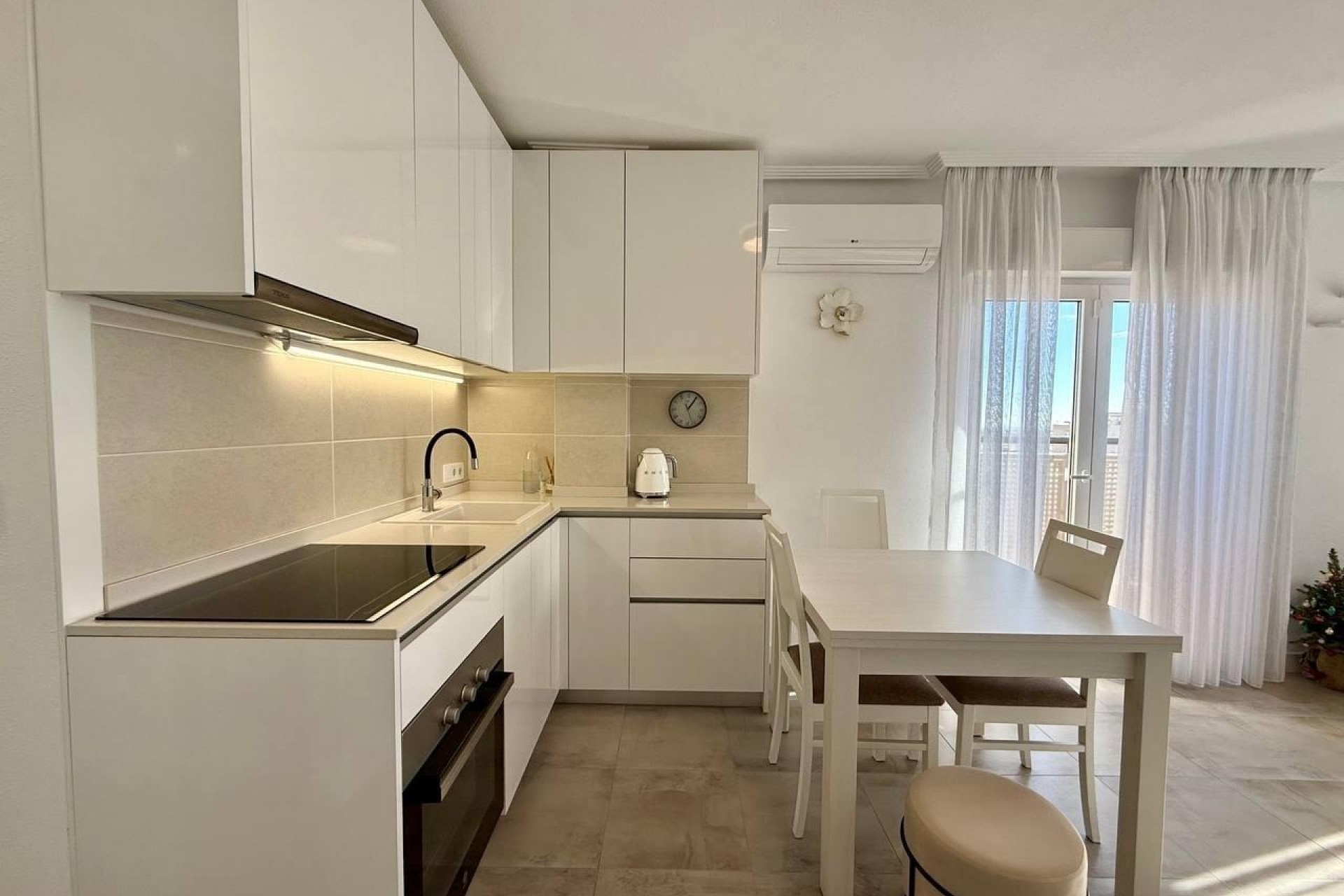 Herverkoop - Appartement / Flat -
Torrevieja - Nueva Torrevieja