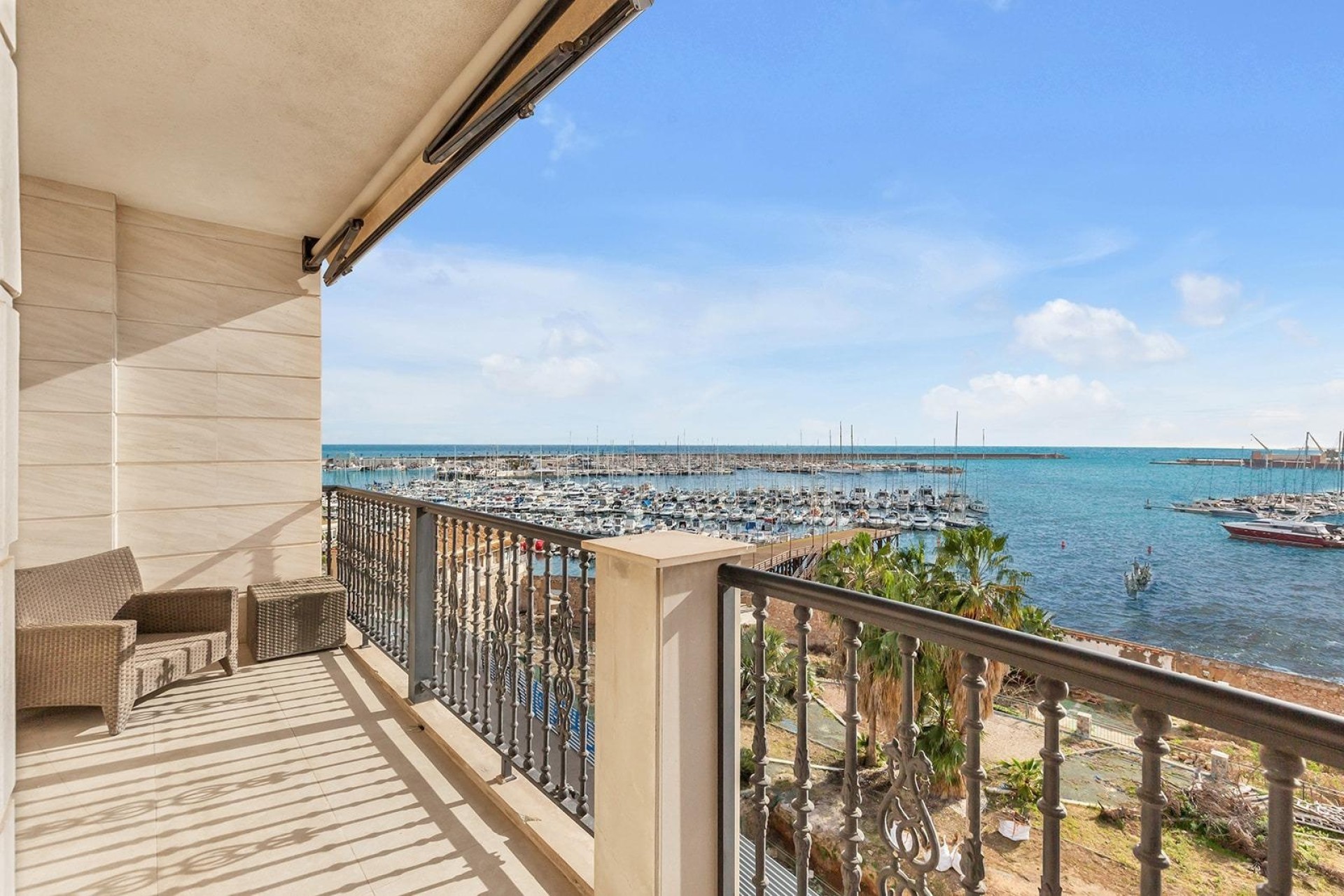 Herverkoop - Appartement / Flat -
Torrevieja - Paseo maritimo