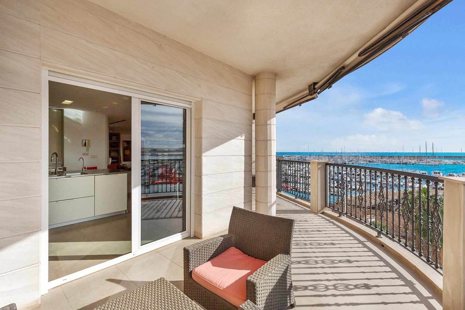 Herverkoop - Appartement / Flat -
Torrevieja - Paseo maritimo