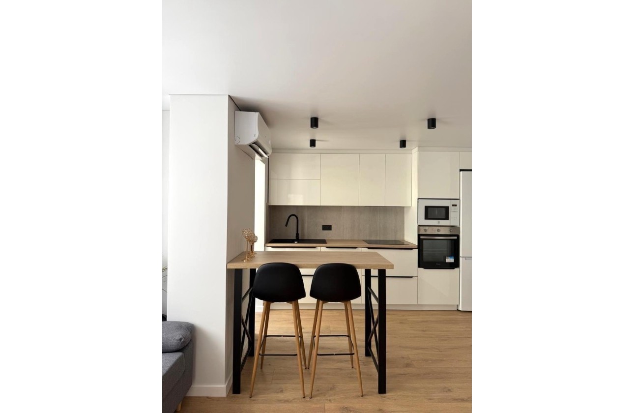 Herverkoop - Appartement / Flat -
Torrevieja - Paseo maritimo