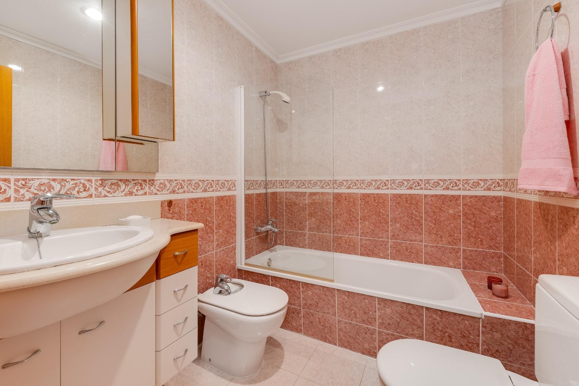 Herverkoop - Appartement / Flat -
Torrevieja - Paseo maritimo