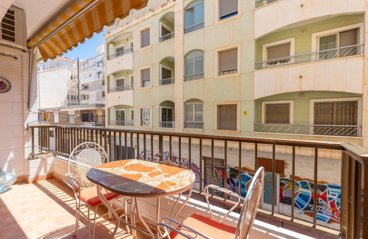 Herverkoop - Appartement / Flat -
Torrevieja - Paseo Maritimo
