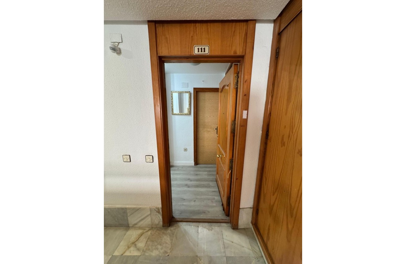 Herverkoop - Appartement / Flat -
Torrevieja - Playa de Los Locos-Curva del Palangre