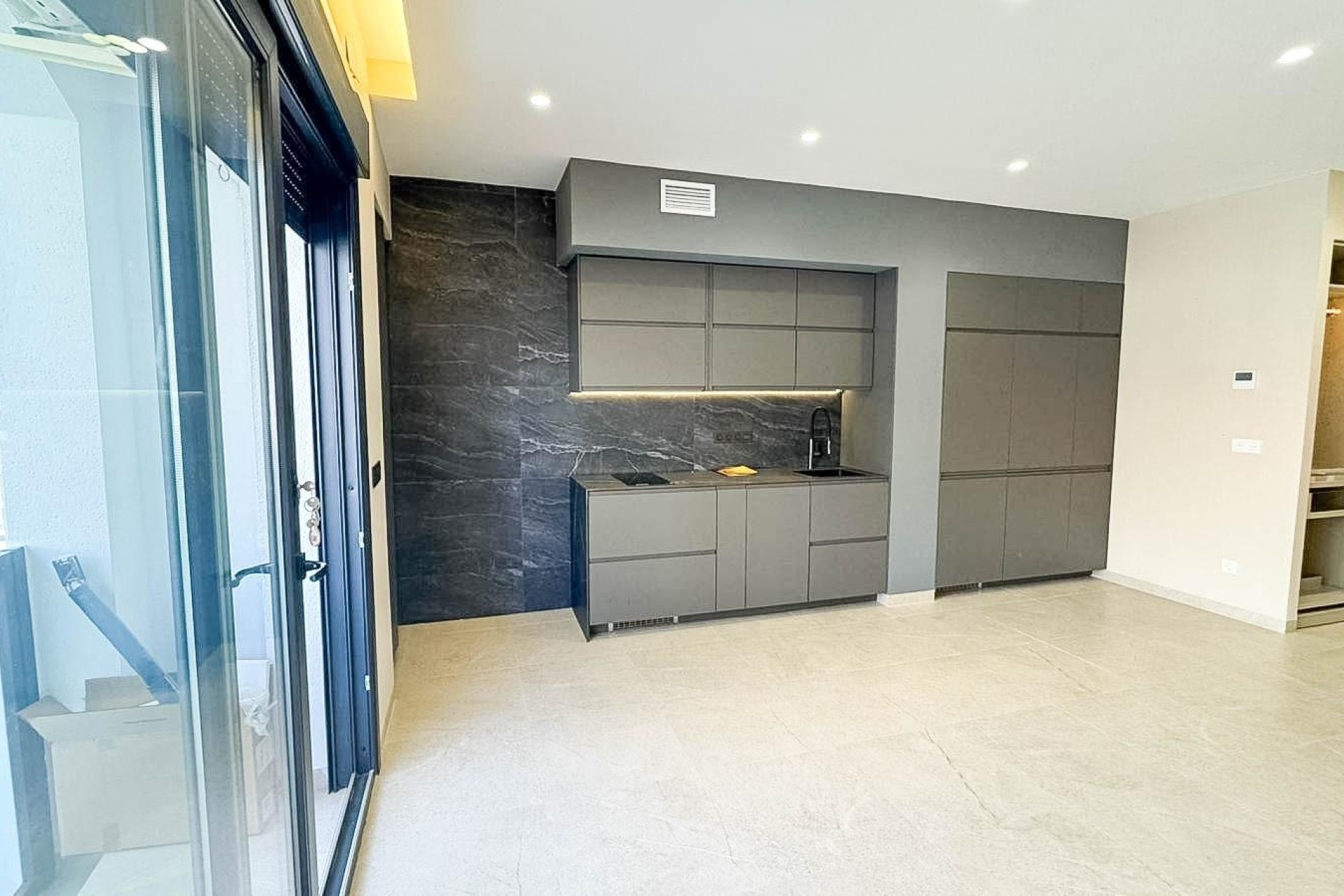 Herverkoop - Appartement / Flat -
Torrevieja - Playa de los Locos