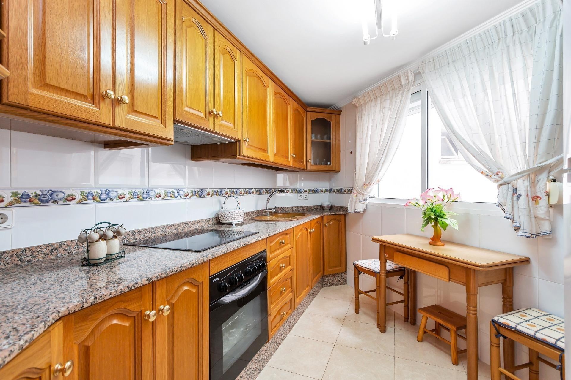 Herverkoop - Appartement / Flat -
Torrevieja - Playa de los Locos