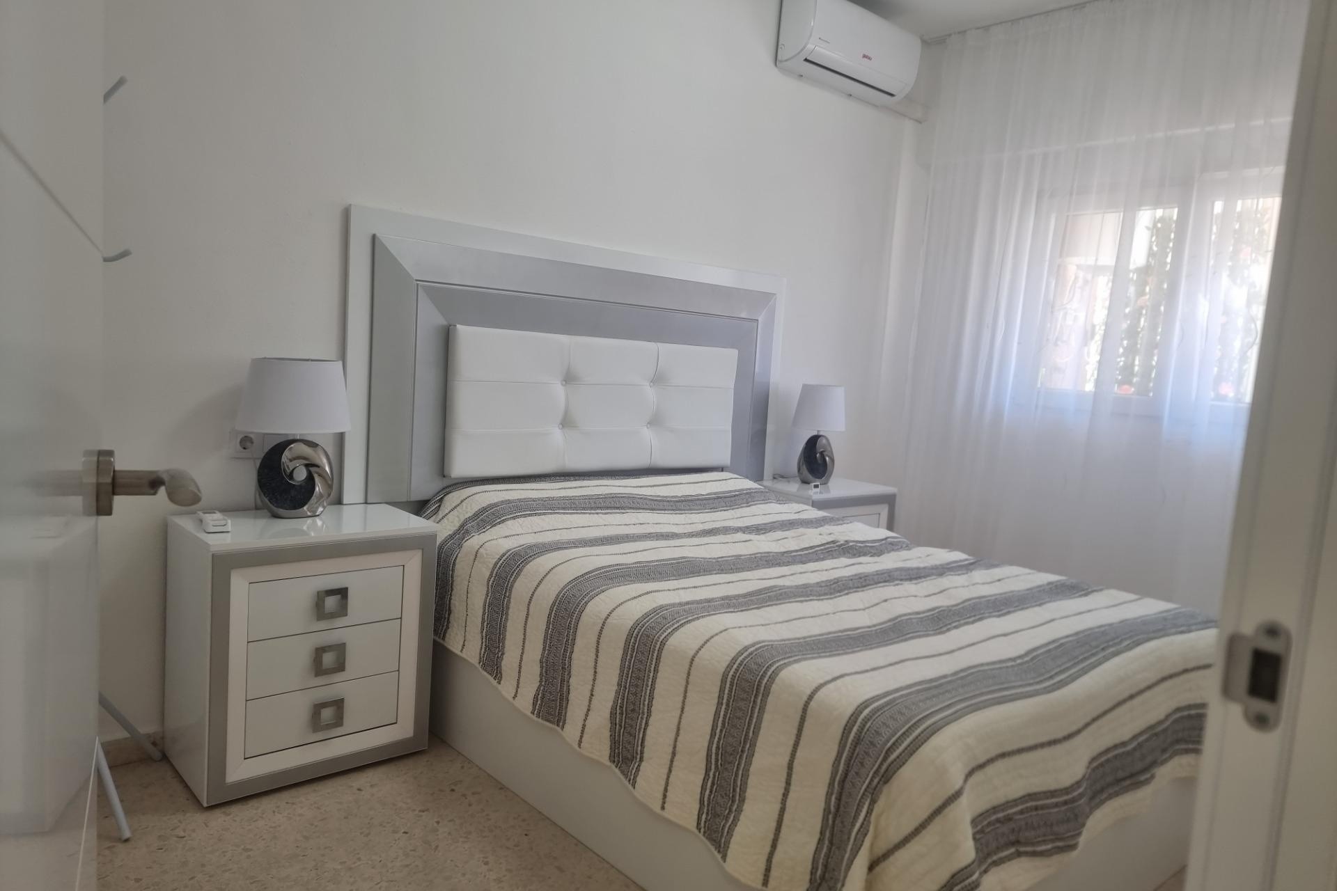 Herverkoop - Appartement / Flat -
Torrevieja - Playa de los Locos