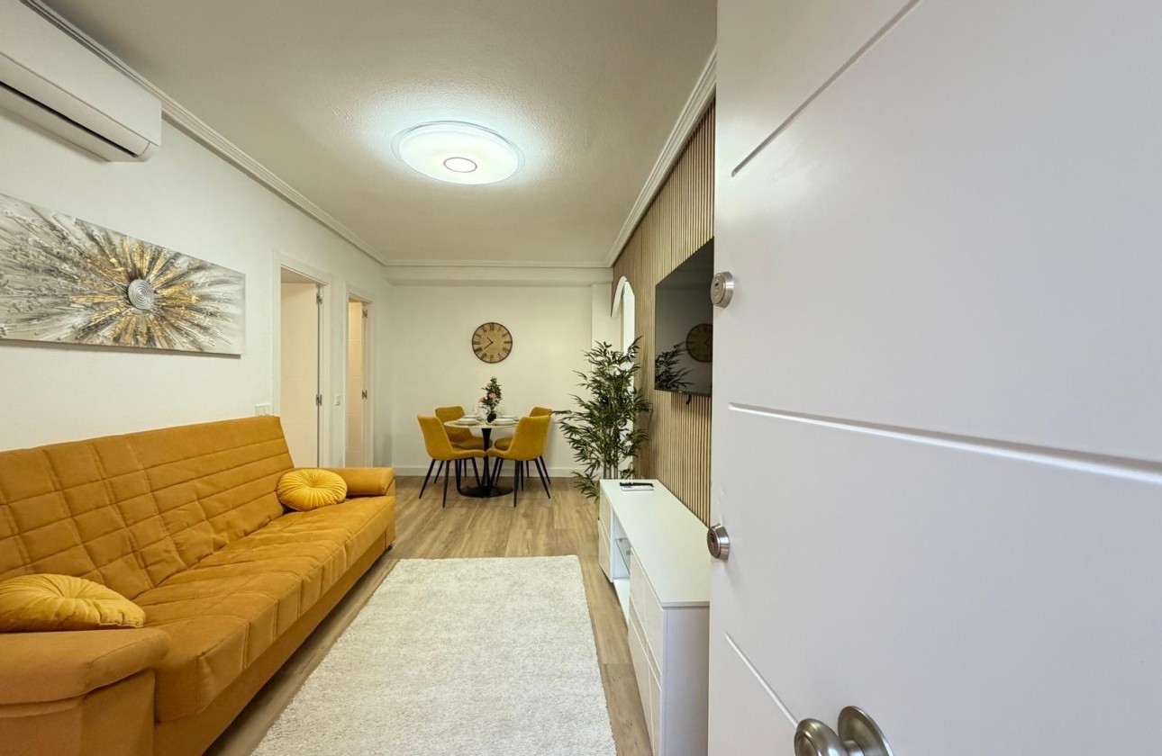 Herverkoop - Appartement / Flat -
Torrevieja - Playa de los Locos