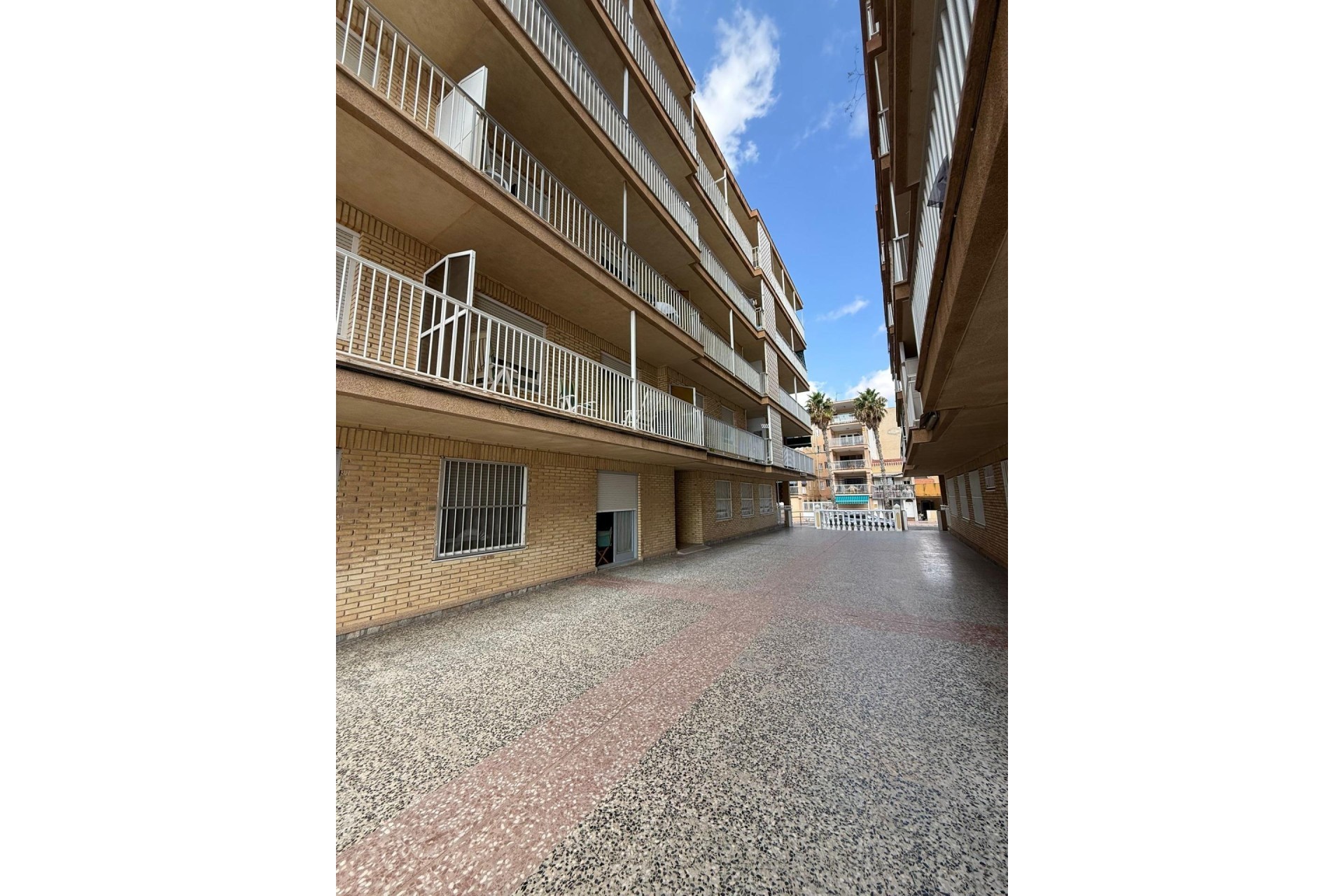 Herverkoop - Appartement / Flat -
Torrevieja - Playa de los Naufragos