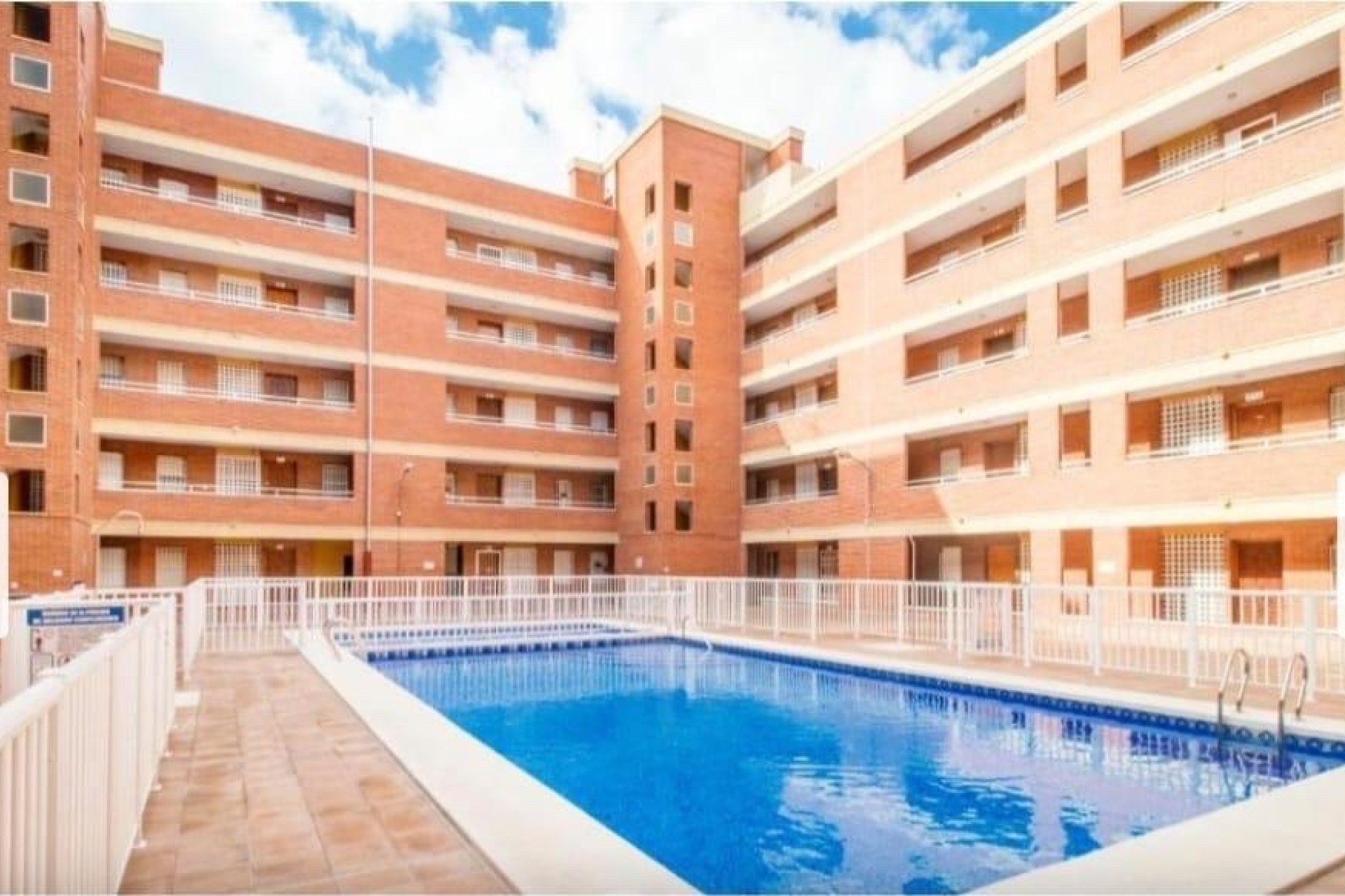 Herverkoop - Appartement / Flat -
Torrevieja - Playa de los Naufragos