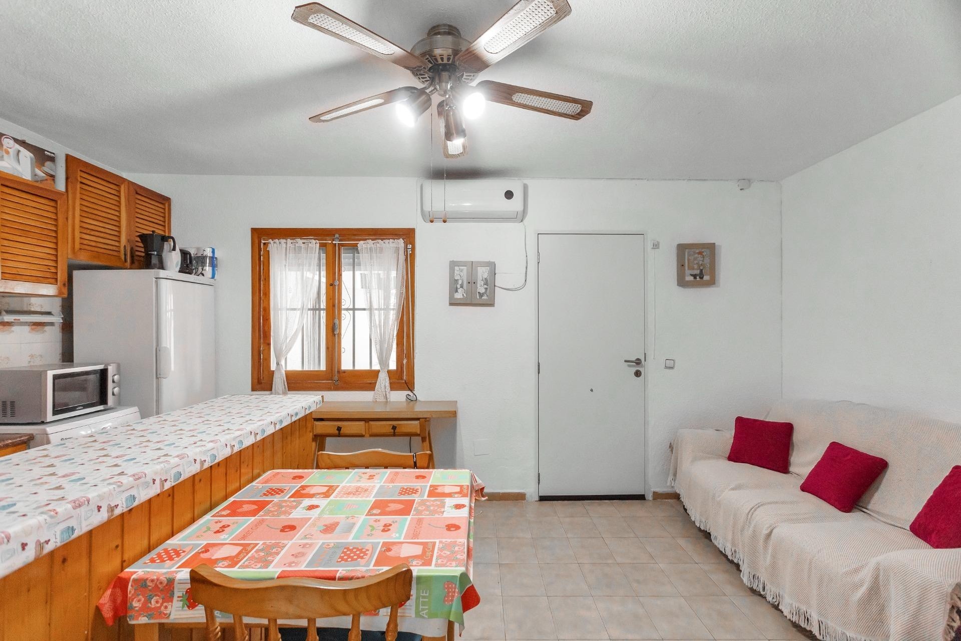 Herverkoop - Appartement / Flat -
Torrevieja - Playa de los Naufragos