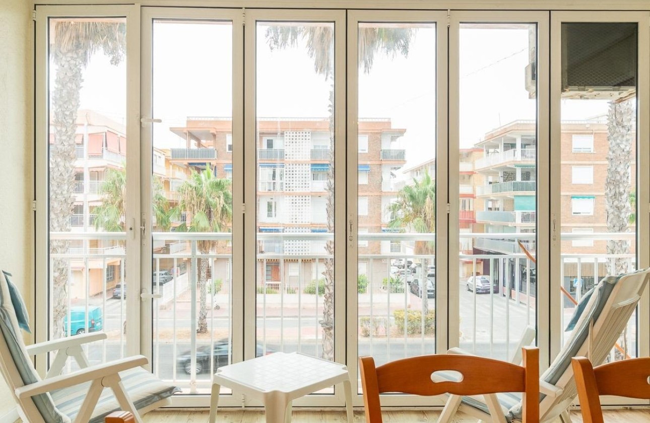 Herverkoop - Appartement / Flat -
Torrevieja - Playa de los Naufragos