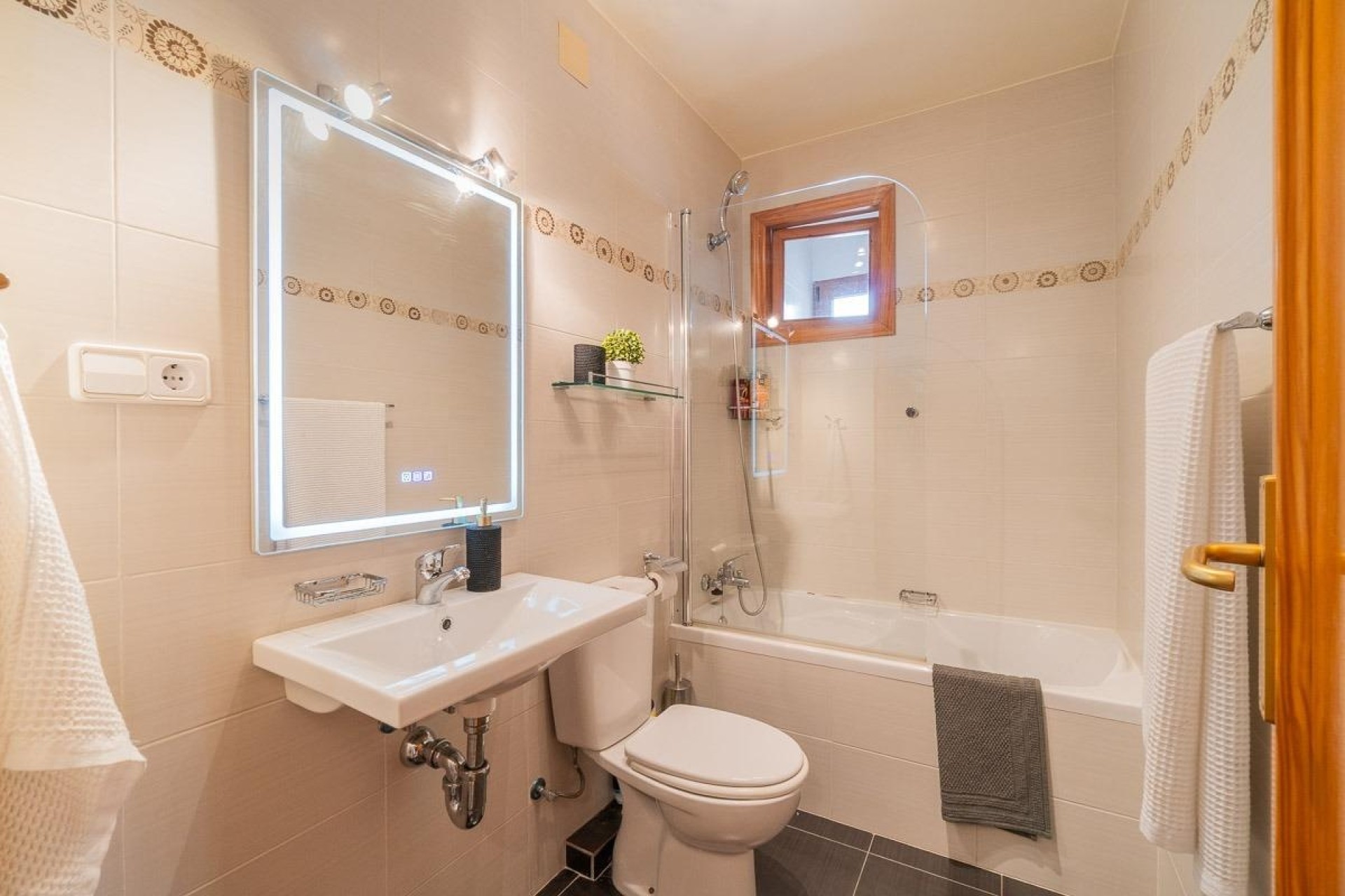 Herverkoop - Appartement / Flat -
Torrevieja - Playa de los Naufragos